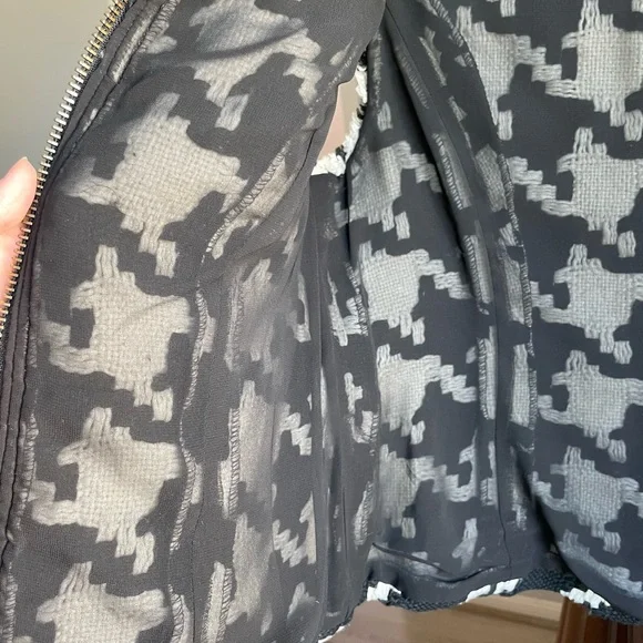 Black and White Houndstooth Sleeveless vest women’s size small - Picture 10 of 13